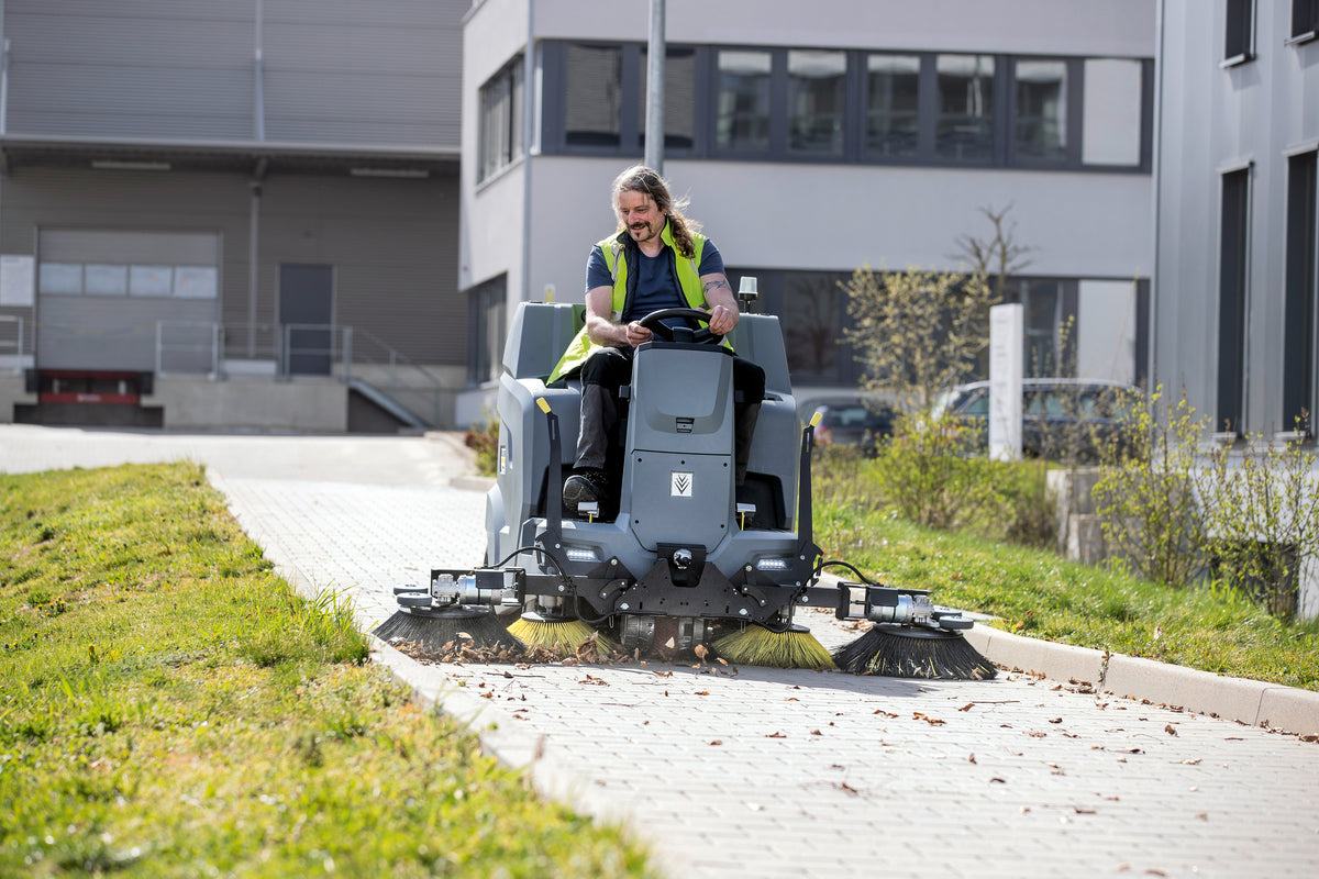 Kärcher Aufsitzkehrmaschine KM 100/120 R Bp Pack 4SB