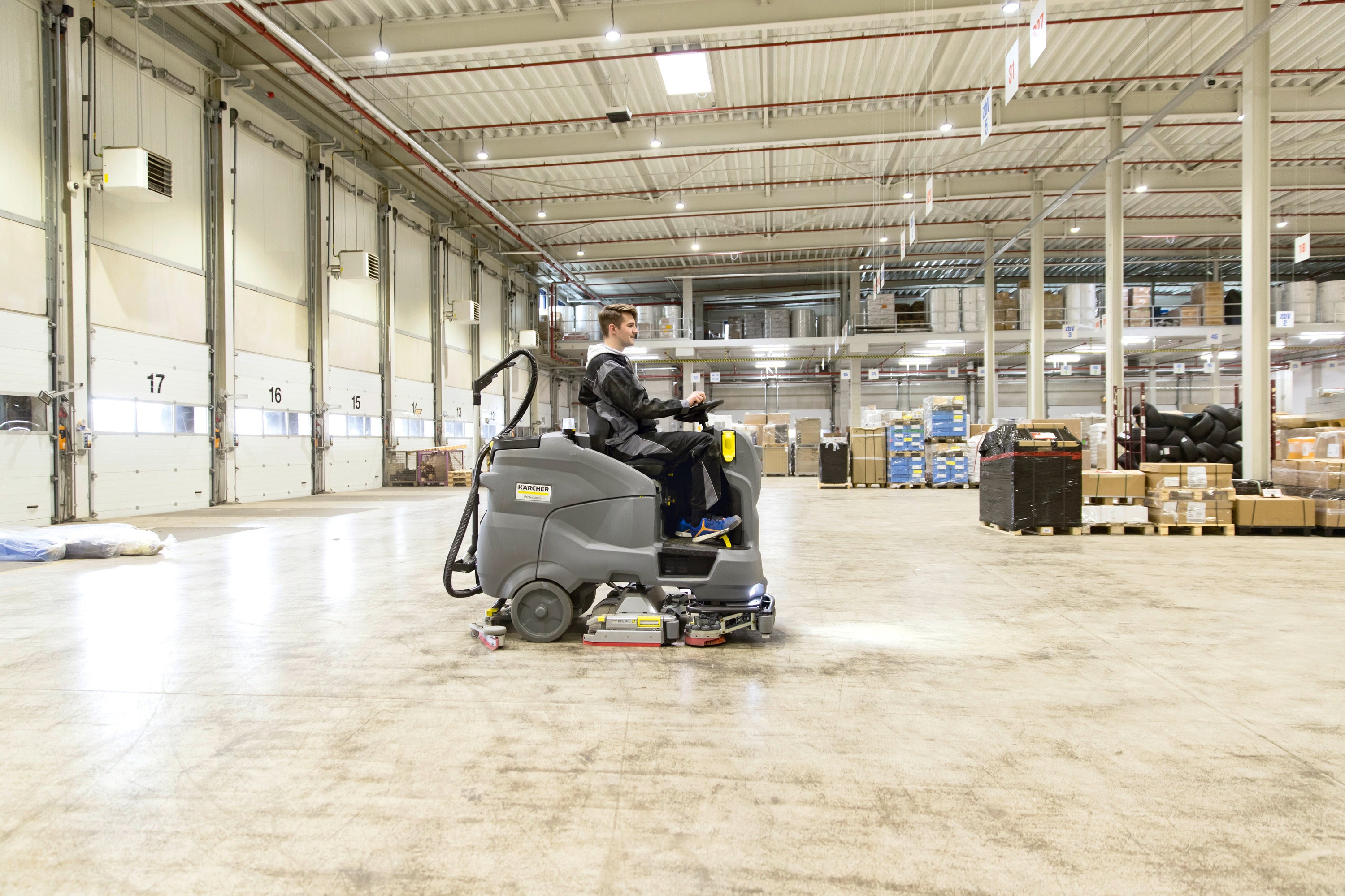 Kärcher Aufsitz-Scheuersaugmaschine B 150 R Bp Pack+170Ah AGM+R85