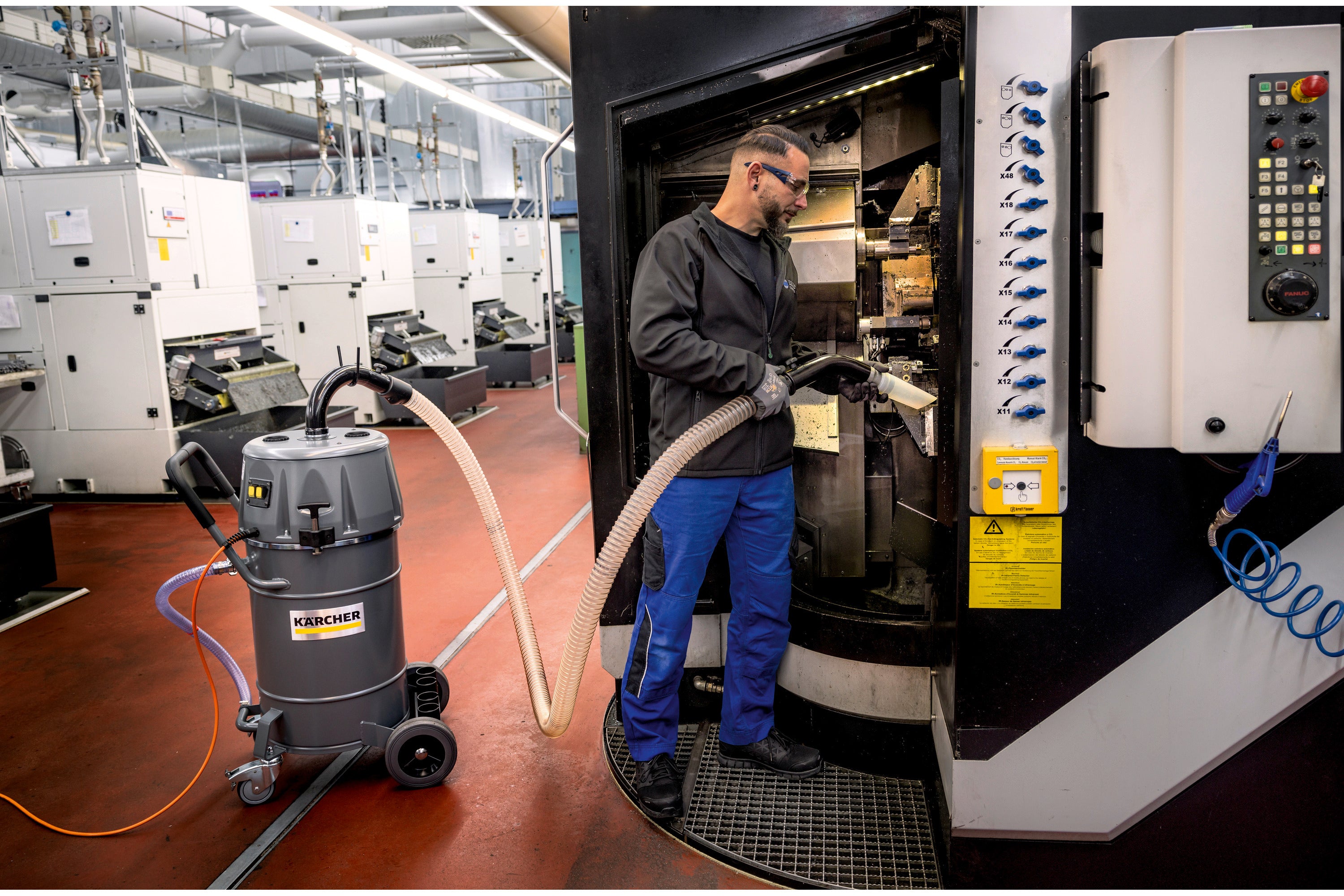 Kärcher Industriesauger IVR-L 65/24-2 mit Zubehoer